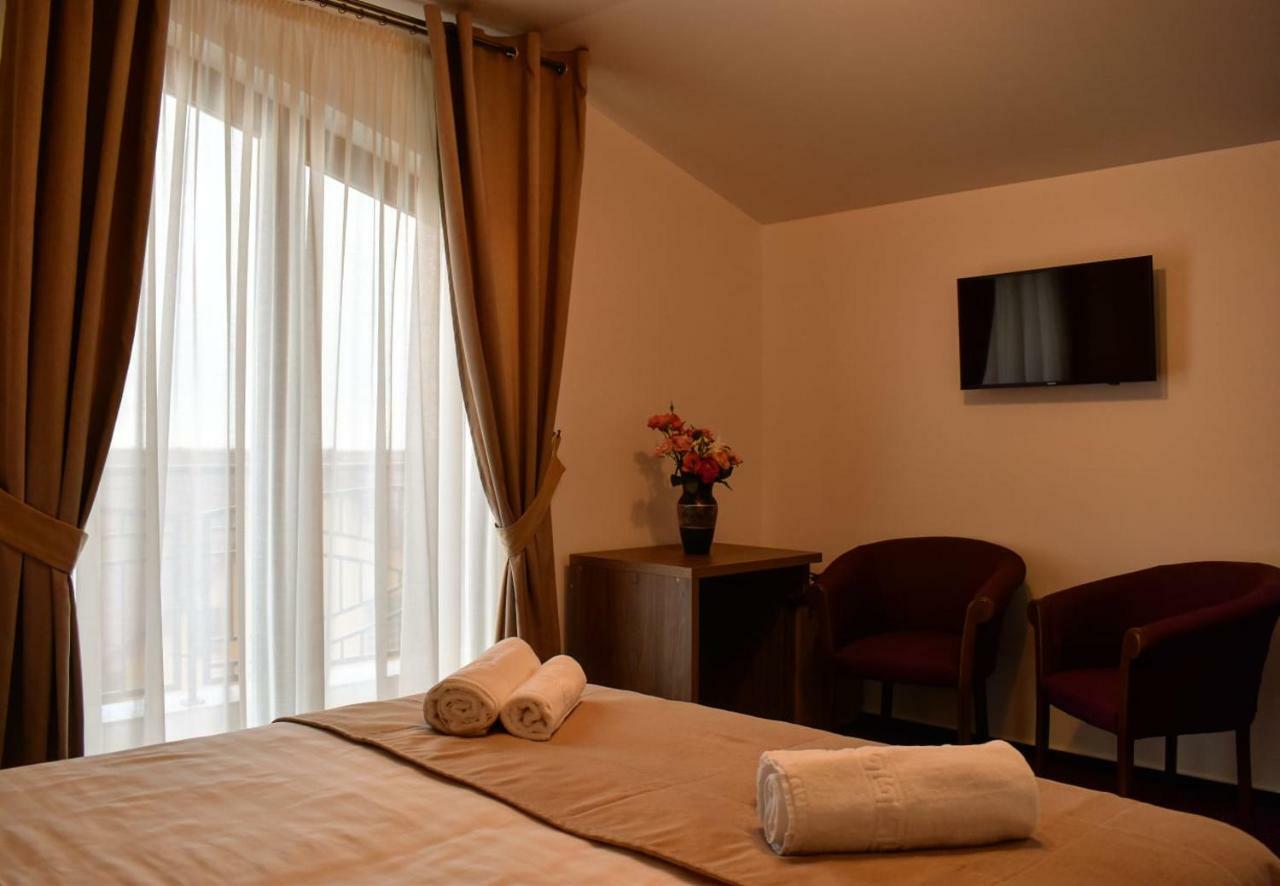 Pensiunea Casa Hortopan Târgu Jiu Екстериор снимка