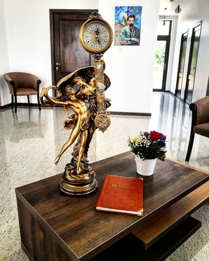 Pensiunea Casa Hortopan Târgu Jiu Екстериор снимка
