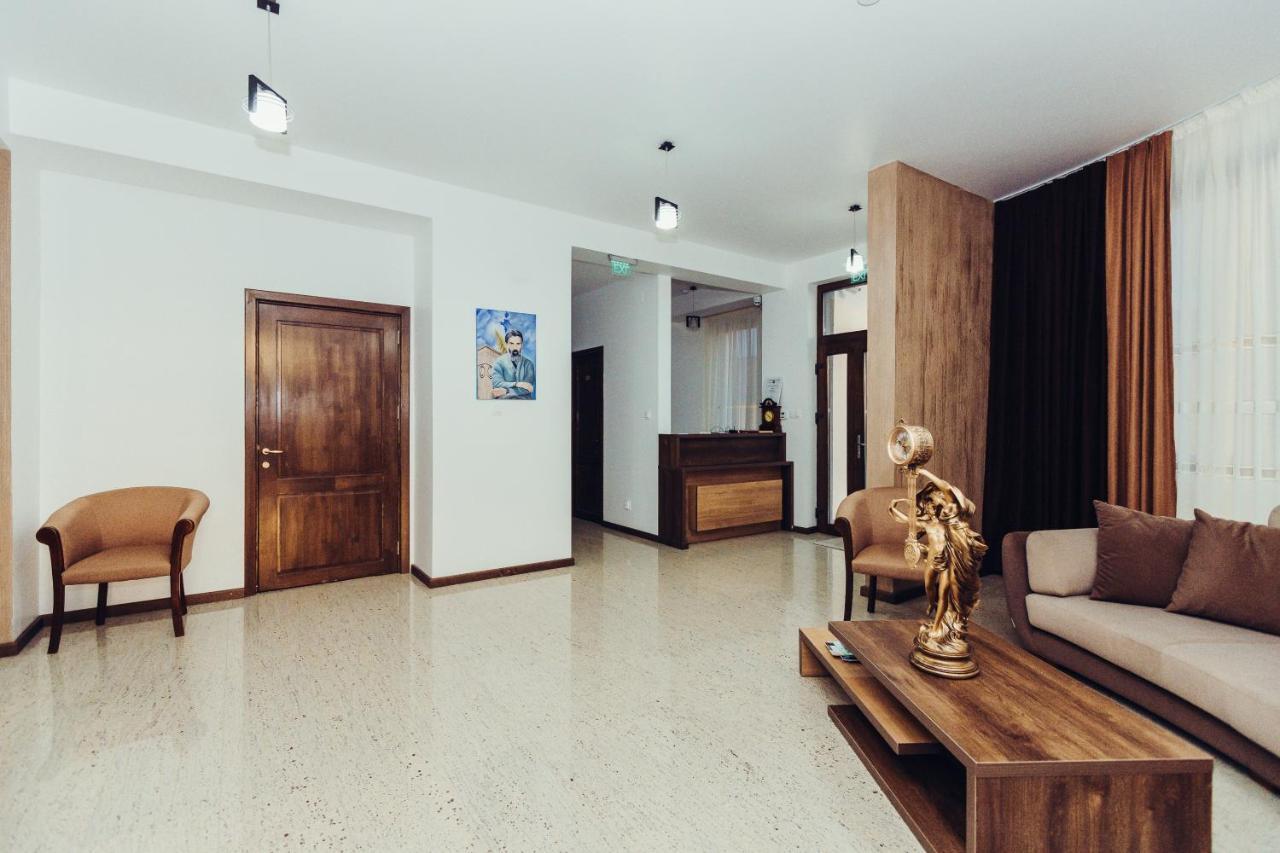 Pensiunea Casa Hortopan Târgu Jiu Екстериор снимка