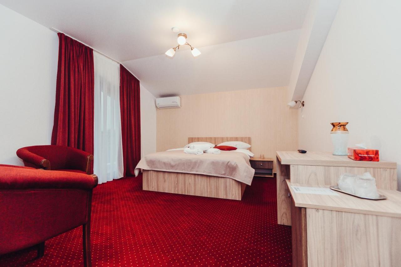 Pensiunea Casa Hortopan Târgu Jiu Екстериор снимка